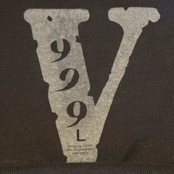 𝙹𝚞𝚒𝚌𝚎 𝚆𝚛𝚕𝚍 𝚇 𝚅𝚕𝚘𝚗𝚎 999 𝚃-𝚜𝚑𝚒𝚛𝚝 (𝙻𝙰𝚁𝙶𝙴) - Picture 3 of 3